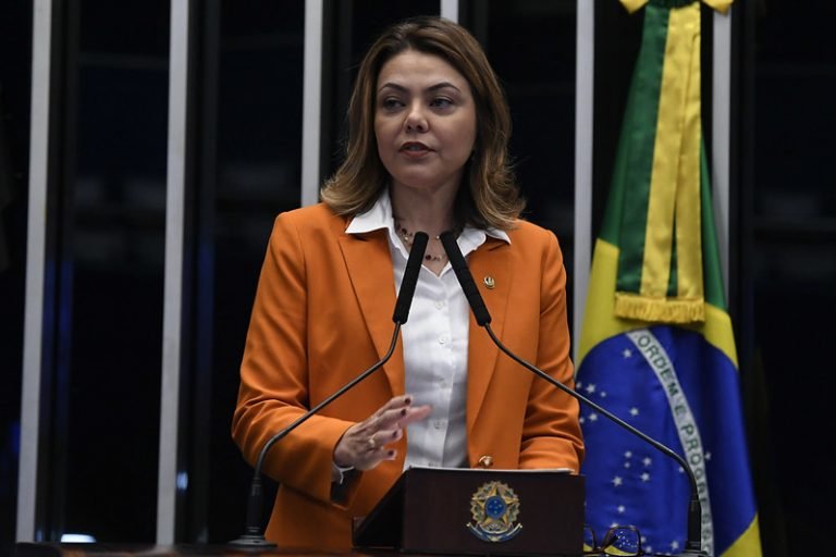Senadora Leila Barros conclui primeiro ano de mandato com 45 propostas legislativas