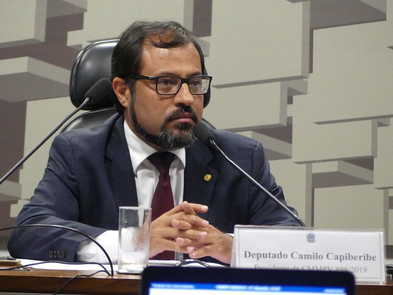 Camilo pede impeachment do ministro de Minas e Energia por negligência no Amapá