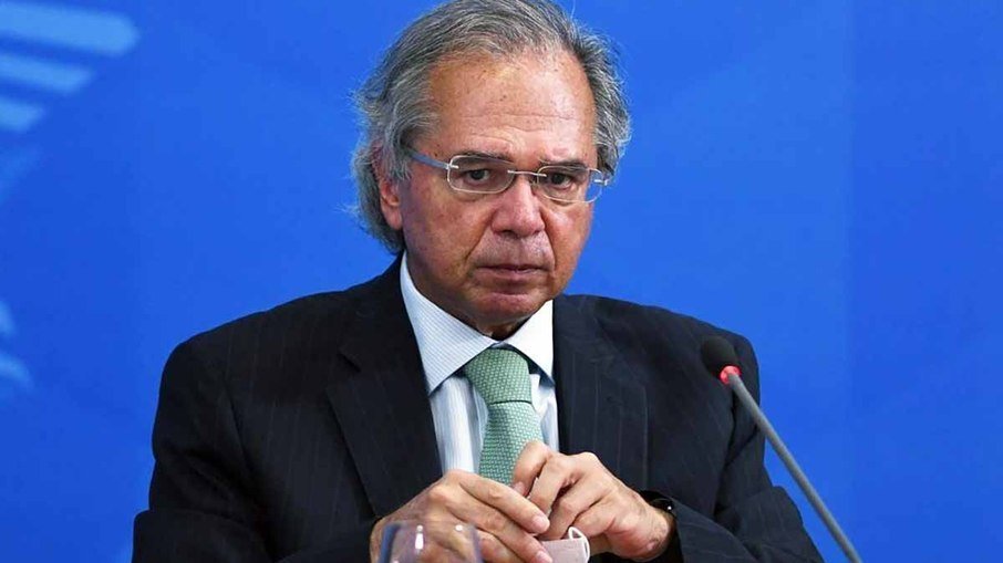 A pedido de Elias Vaz,  ministro Paulo Guedes é convocado a explicar contas em paraíso fiscal