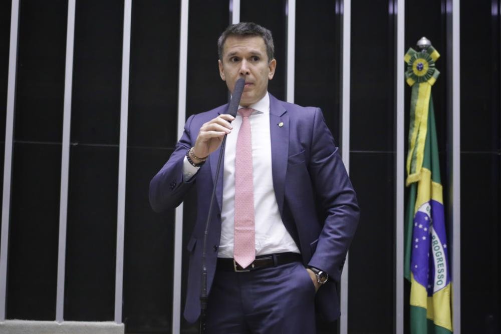 Felipe Carreras comemora aprovação da urgência do Plano Nacional do Desporto