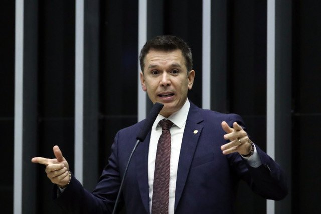 Blocão liderado por Felipe Carreras garante vitória expressiva do novo arcabouço fiscal